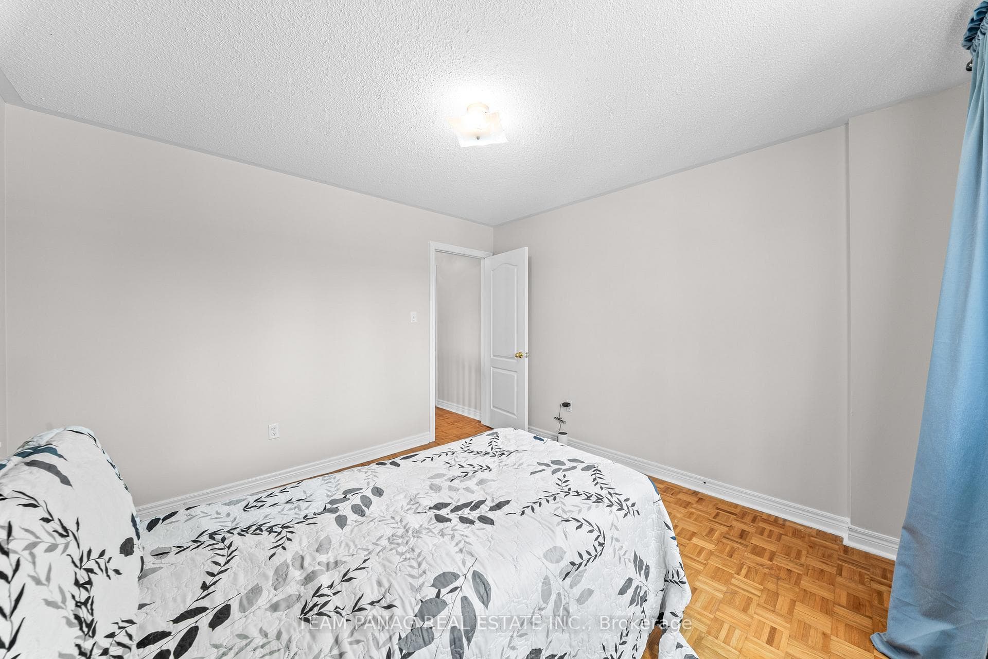 1 Sprucelands Avenue photo 26