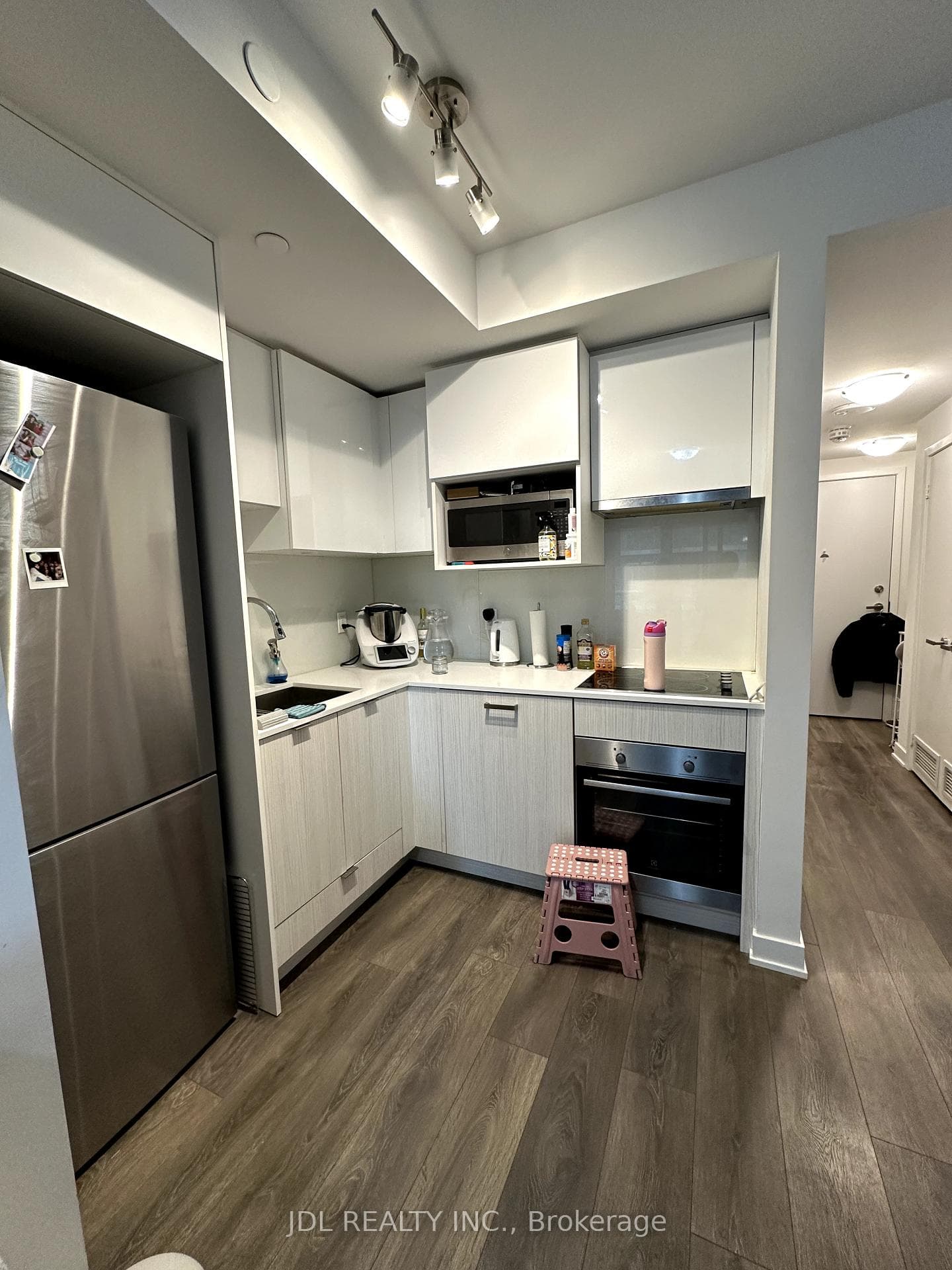 195 Redpath Avenue Unit 1114 photo 4