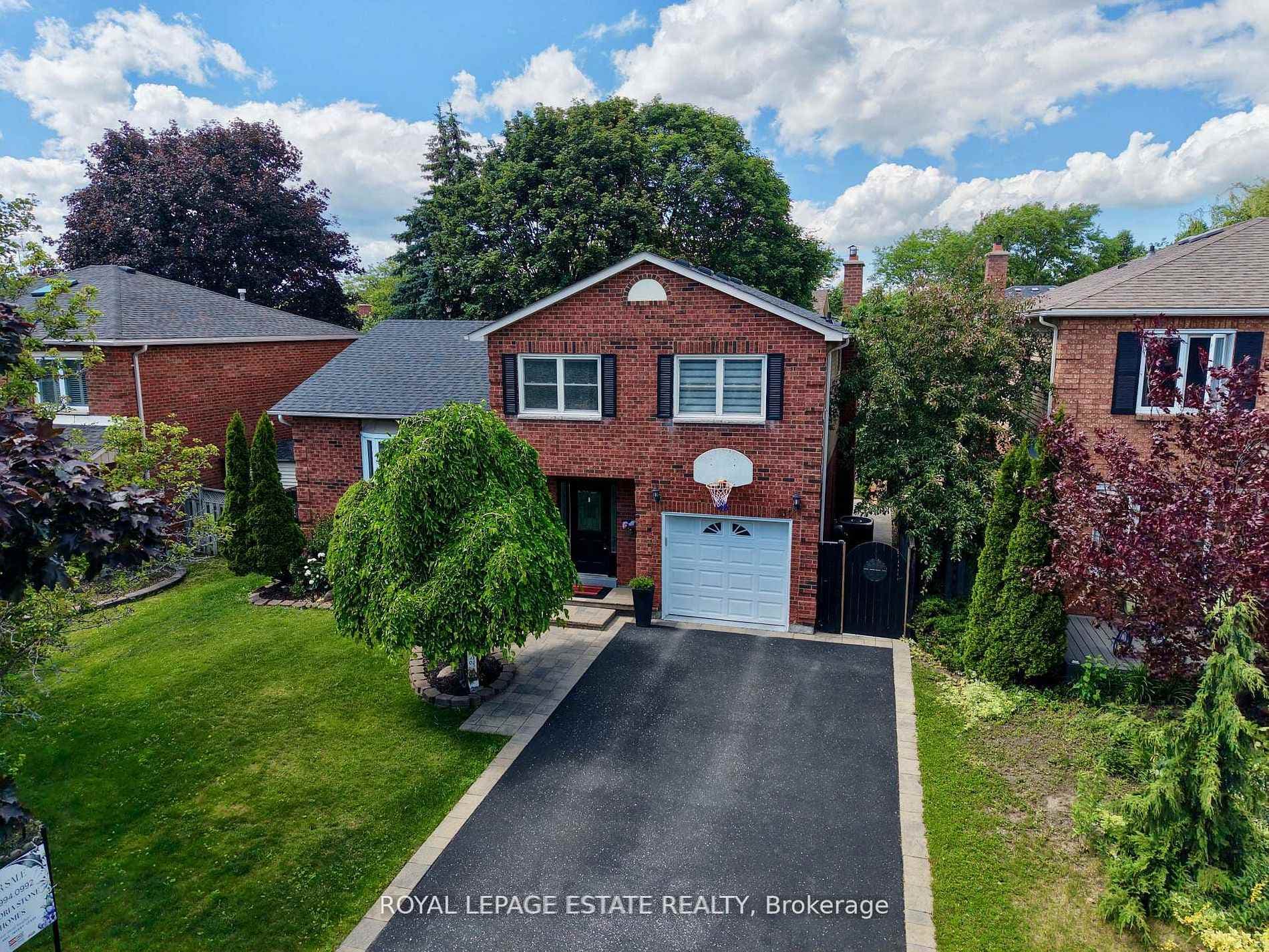 130 William Stephenson Drive photo 30