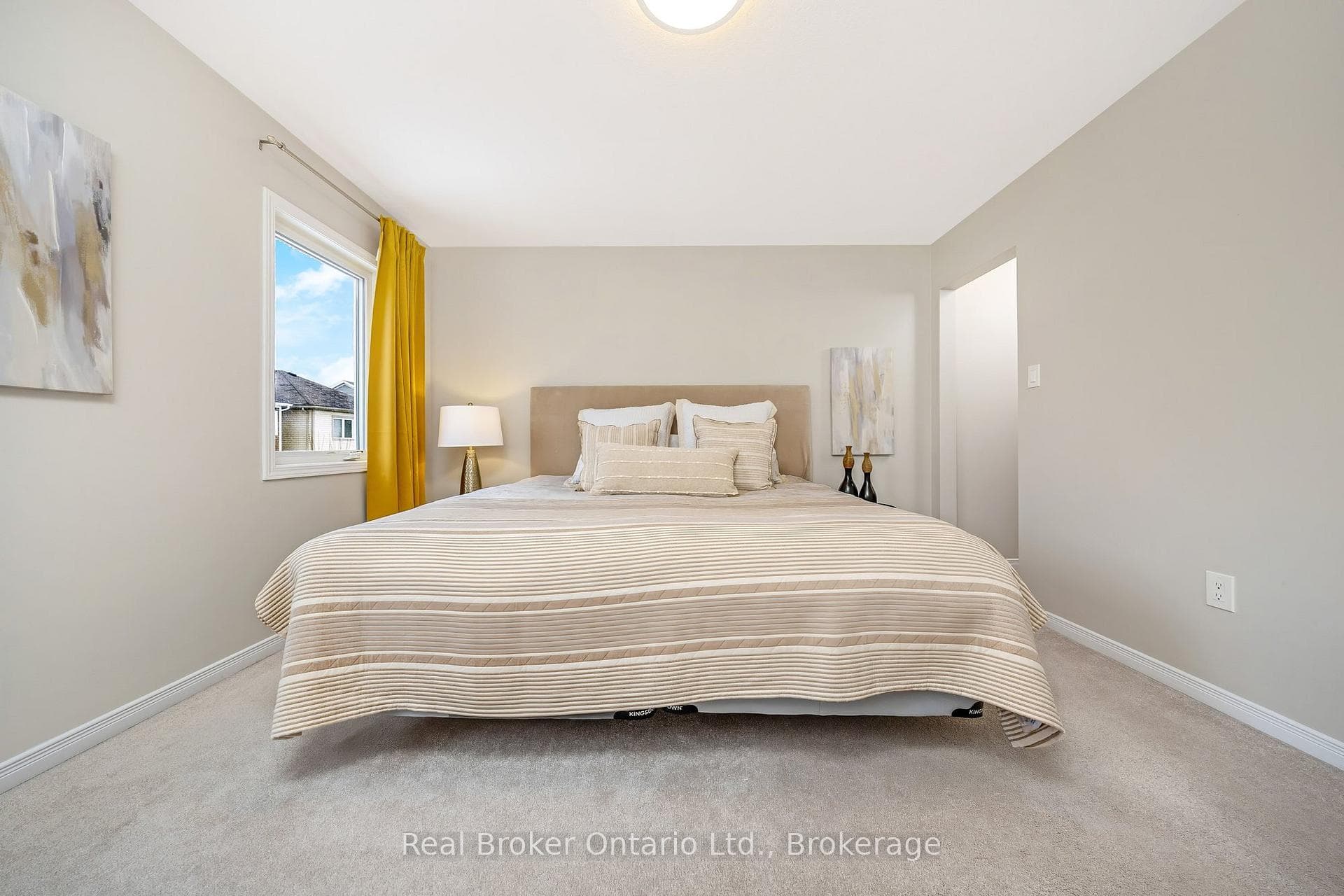 241 Pineglen Crescent photo 20
