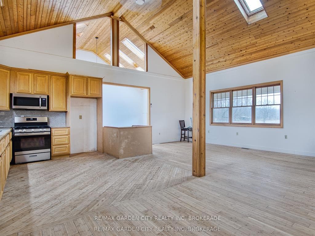 33260 Pettit Road photo 10