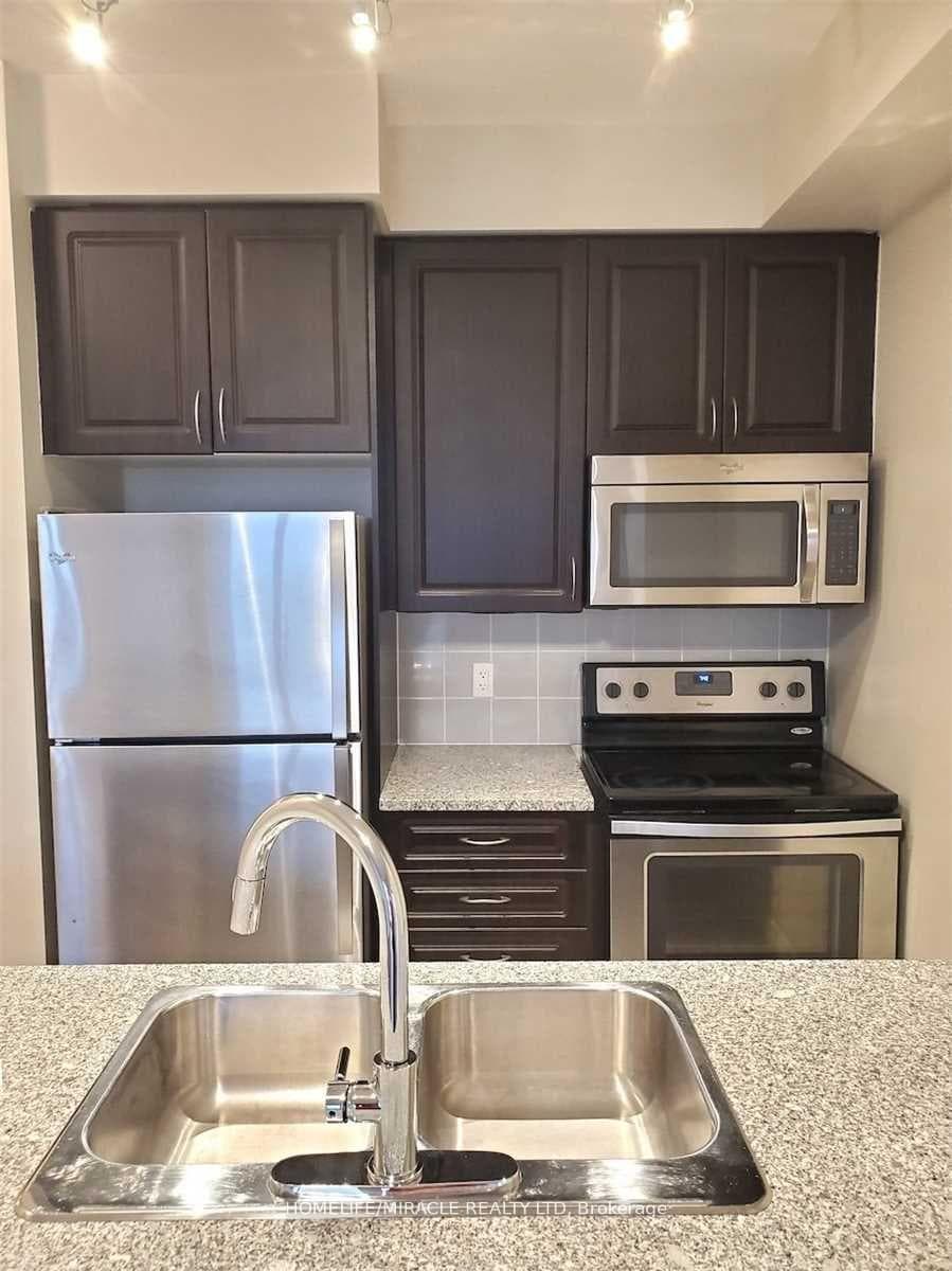 339 Rathburn Road Unit 617 photo 7