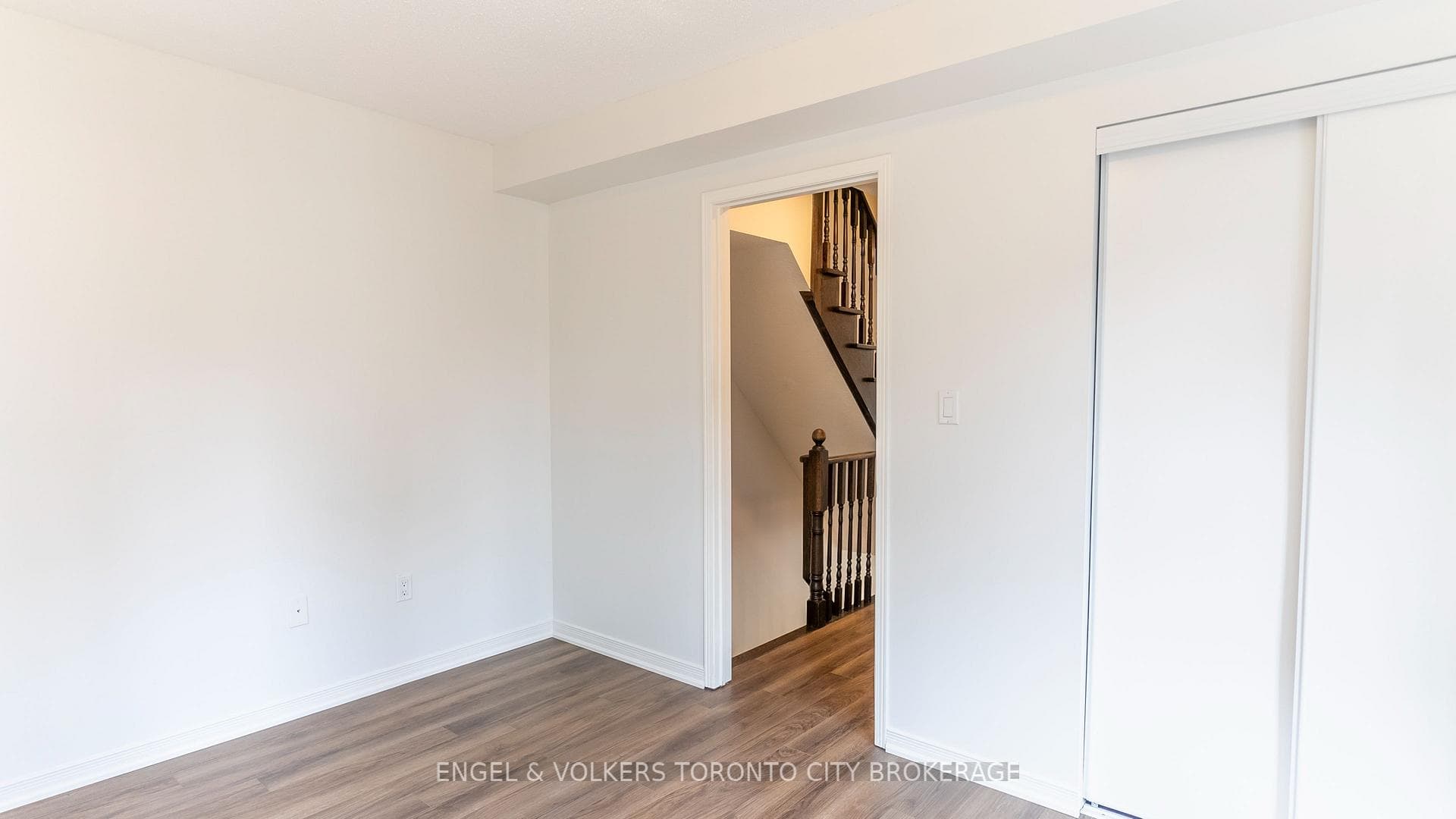 111 The Queensway N/A Unit 46 photo 25