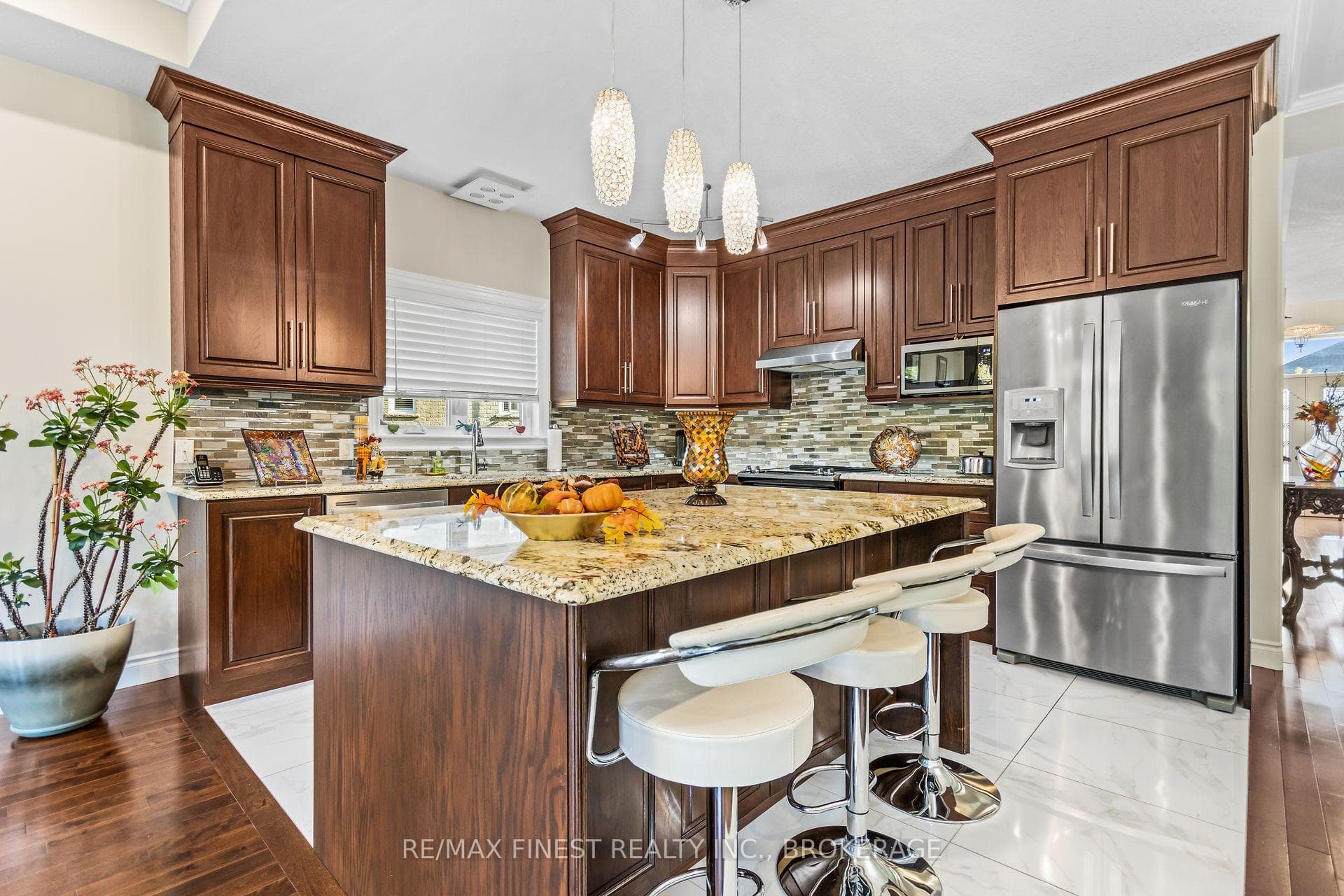 206 Pauline Tom Avenue photo 12