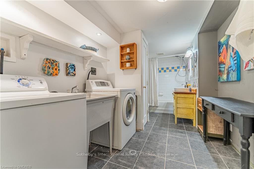 205 JOHN Street photo 28