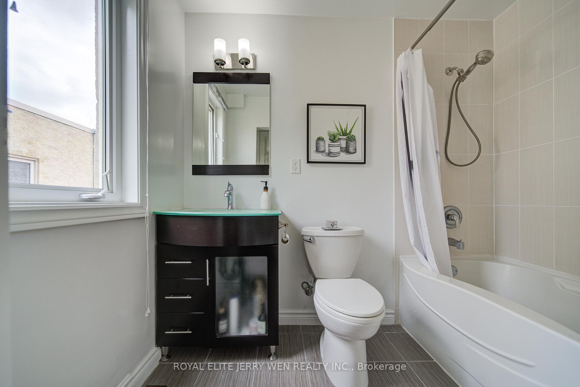 70 Bronte Road photo 26