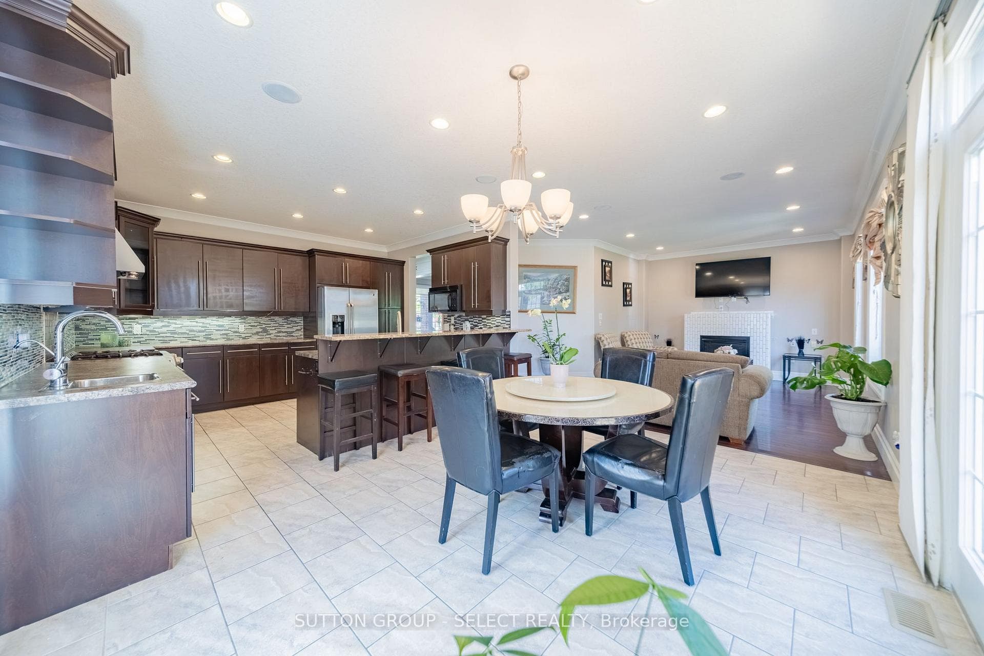 Open Concept Breakfast Nook Access to Deck