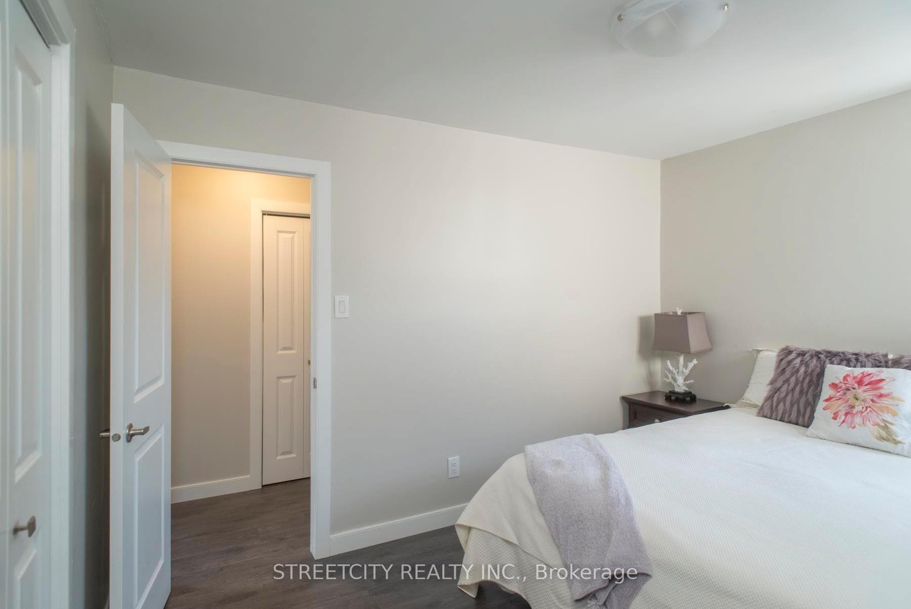 228 Christina Street photo 28