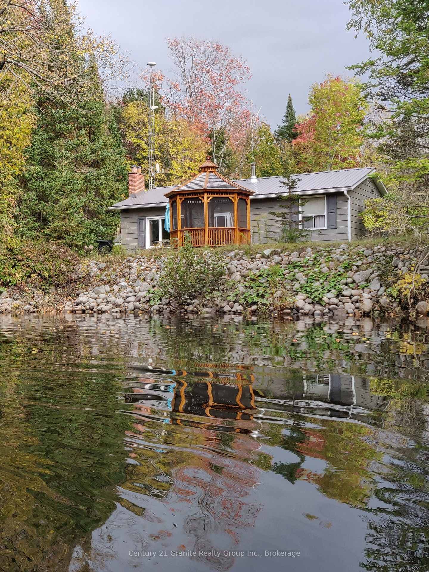 1075 Hobbits Lane photo 49