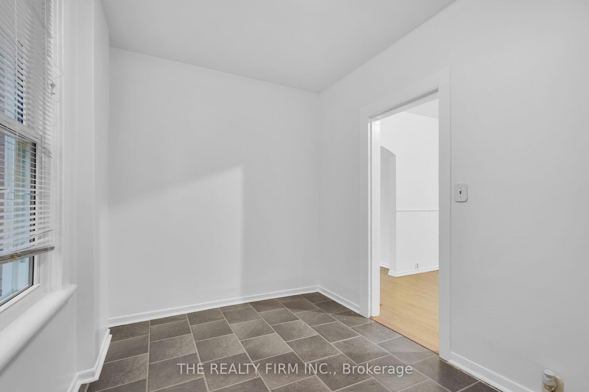 893 Queens Avenue Unit MAIN photo 8