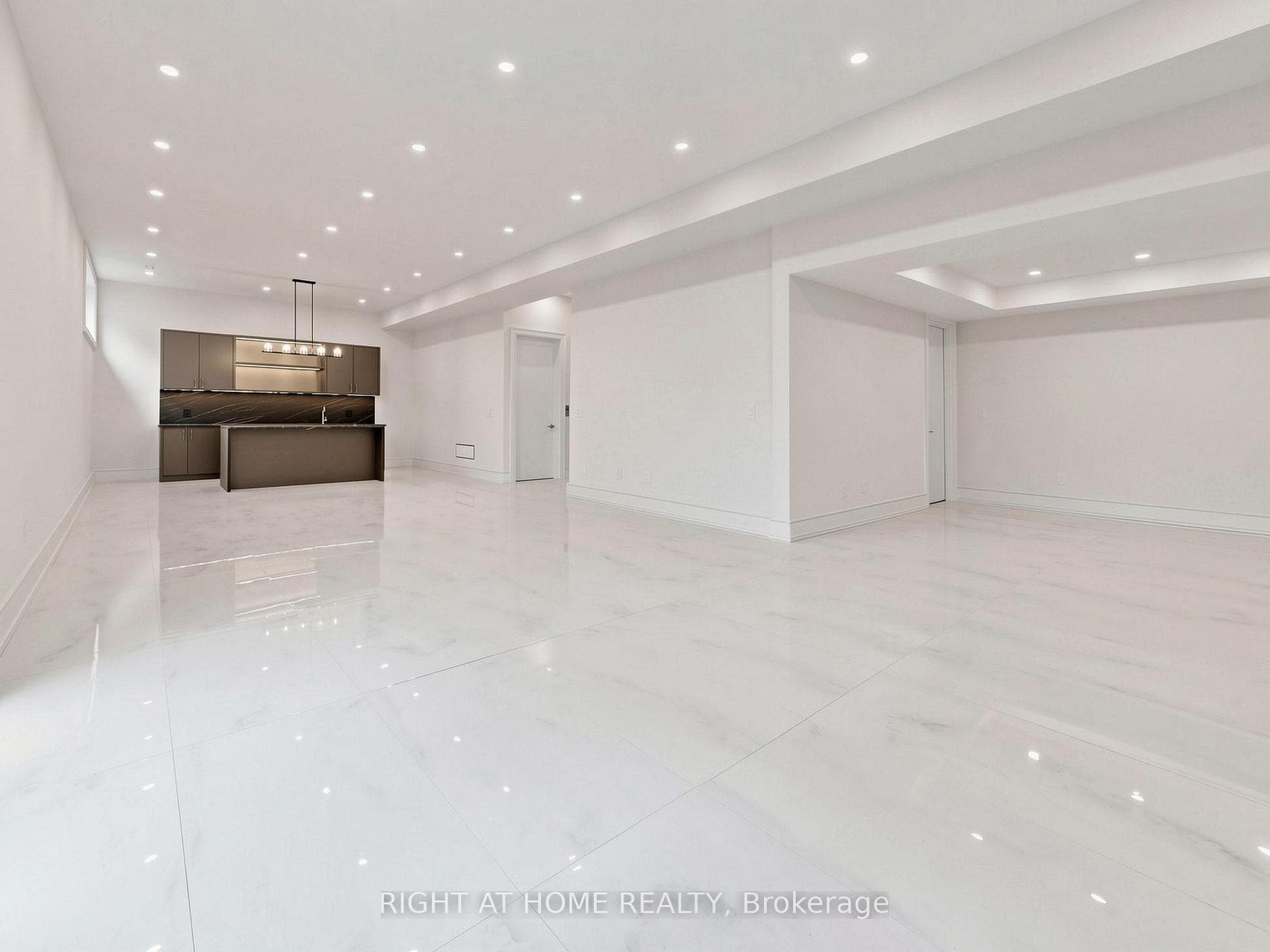 69 Centre Avenue photo 25