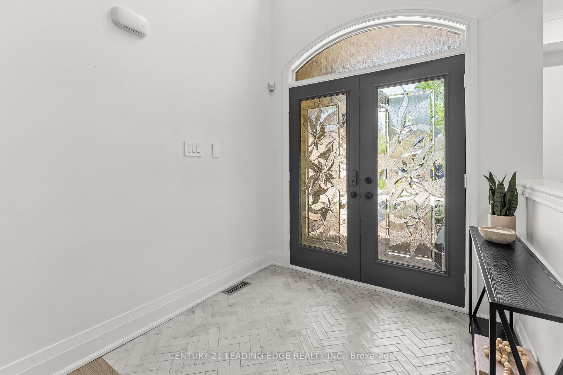 106 Mackey Drive photo 4