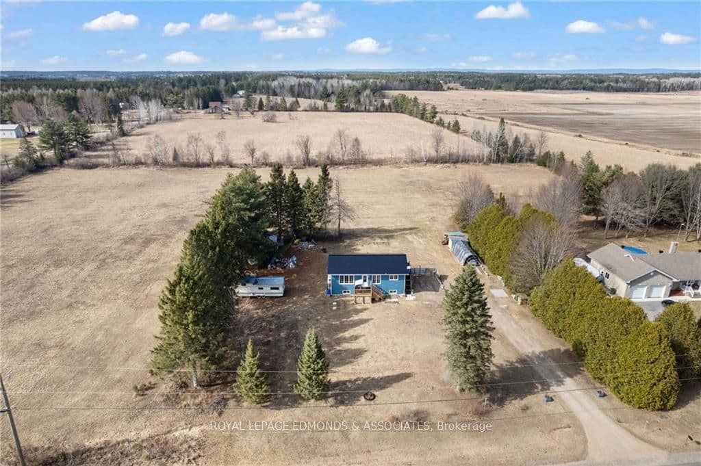 788 LOCKSLEY Road photo 29