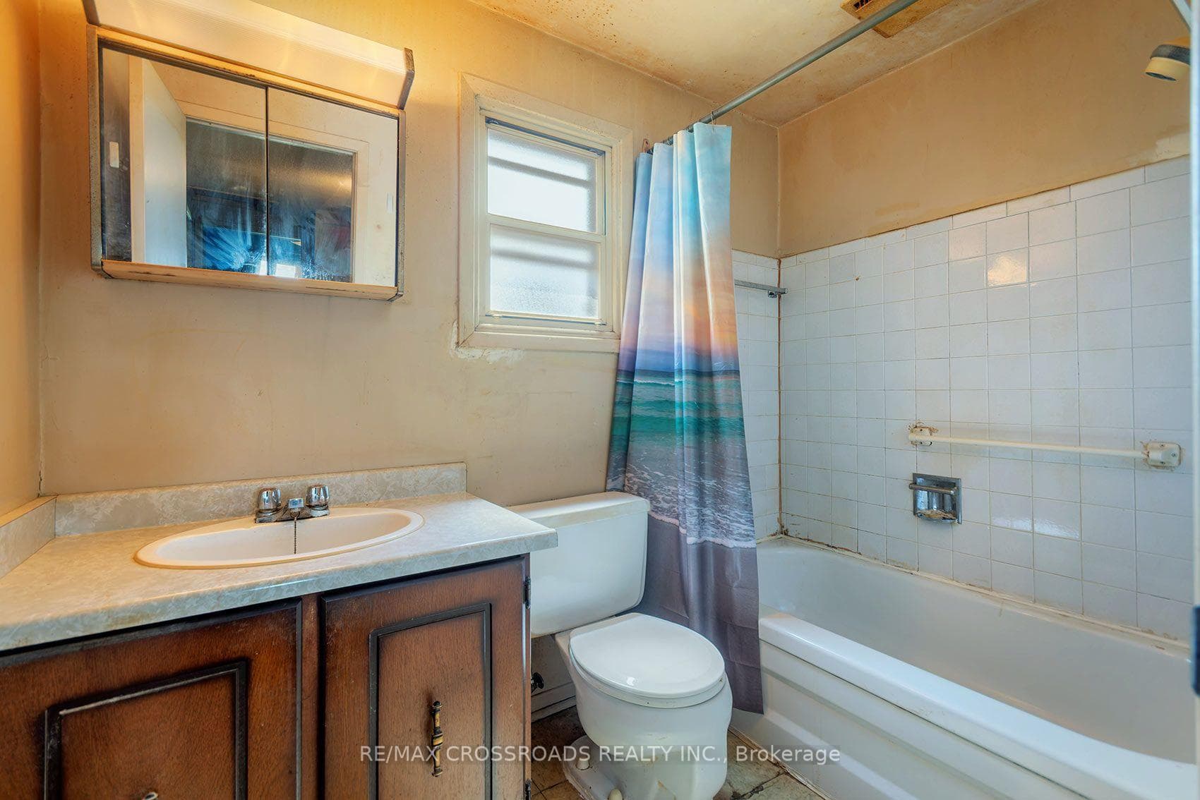 54 Omega Square photo 23