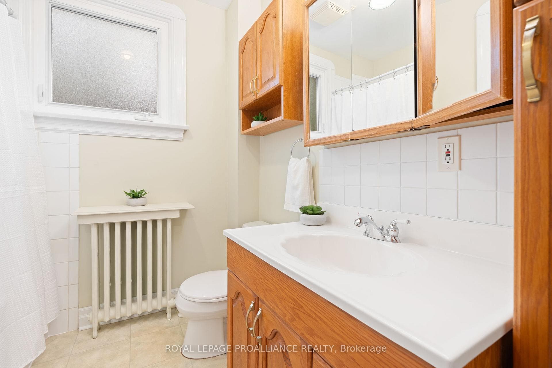 170 Albert Street photo 17