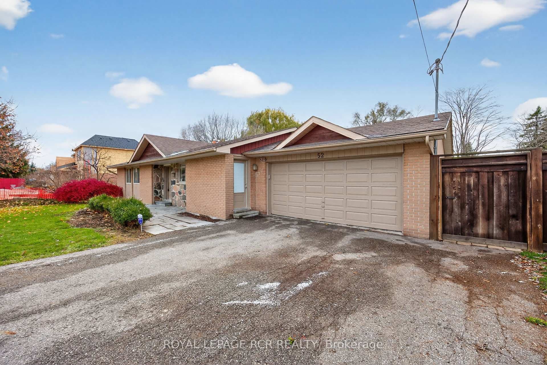 52 Elizabeth Drive photo 4
