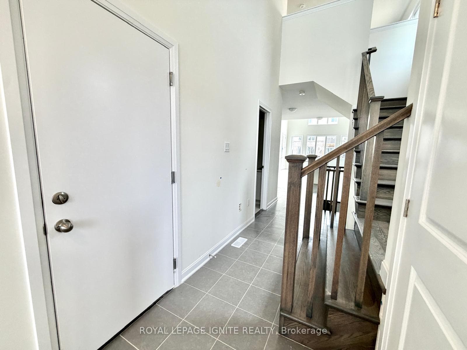 21 Royal Oak Crescent Unit Bsmt photo 5