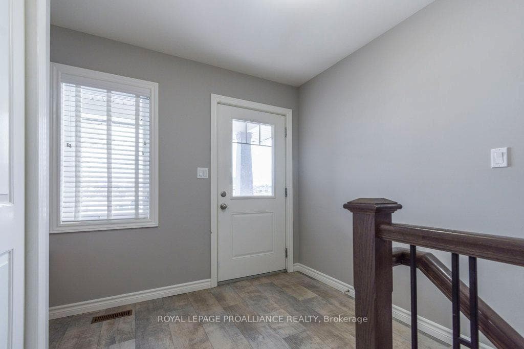 51 Sandhu Crescent photo 4