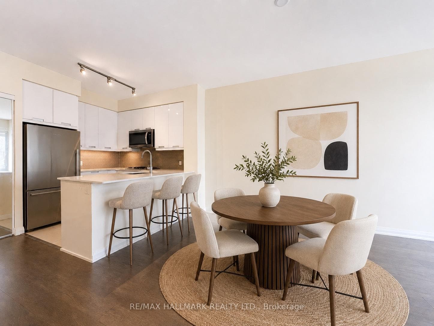 35 Watergarden Drive Unit 1711 photo 1