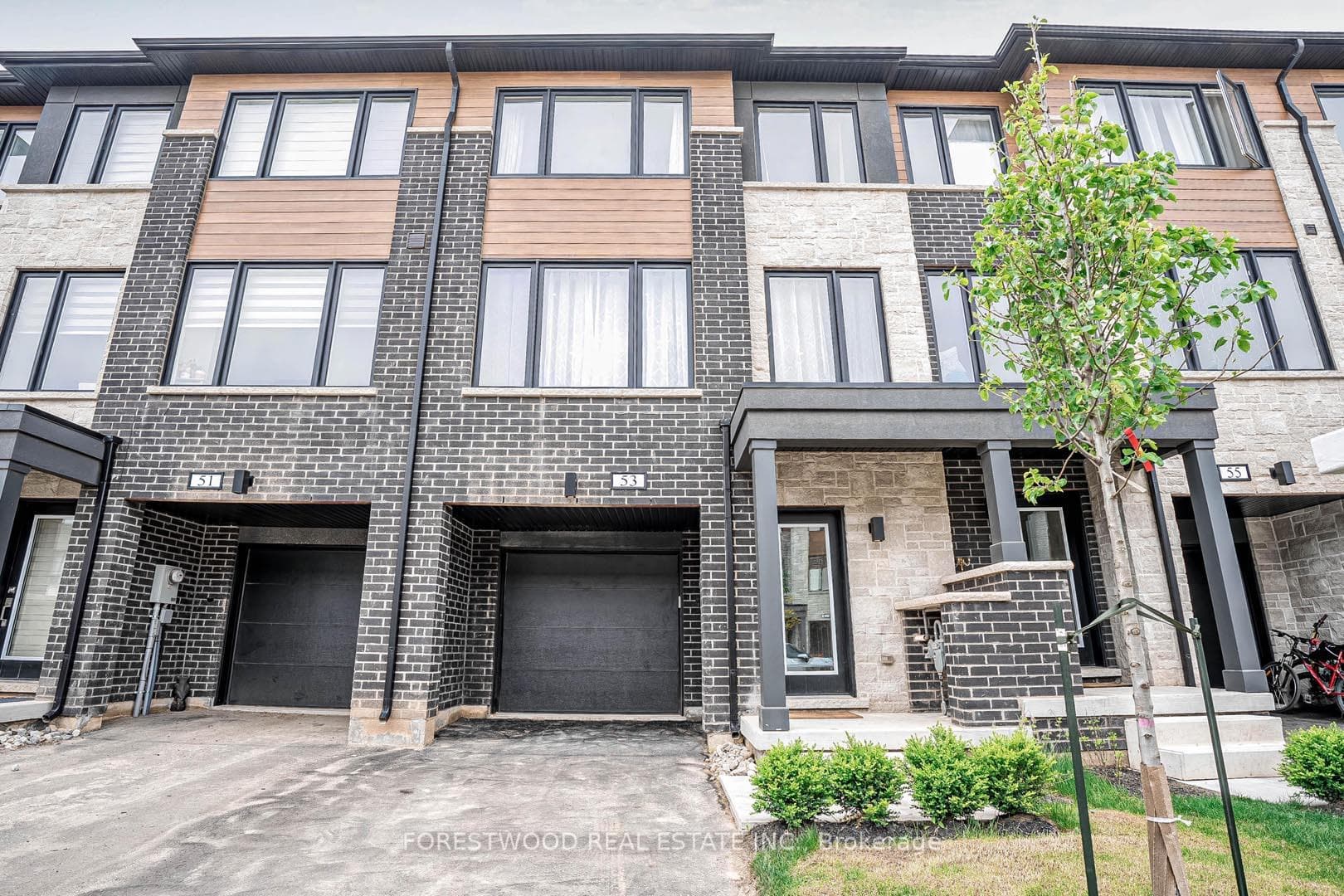 53 Humberstone Drive photo 2