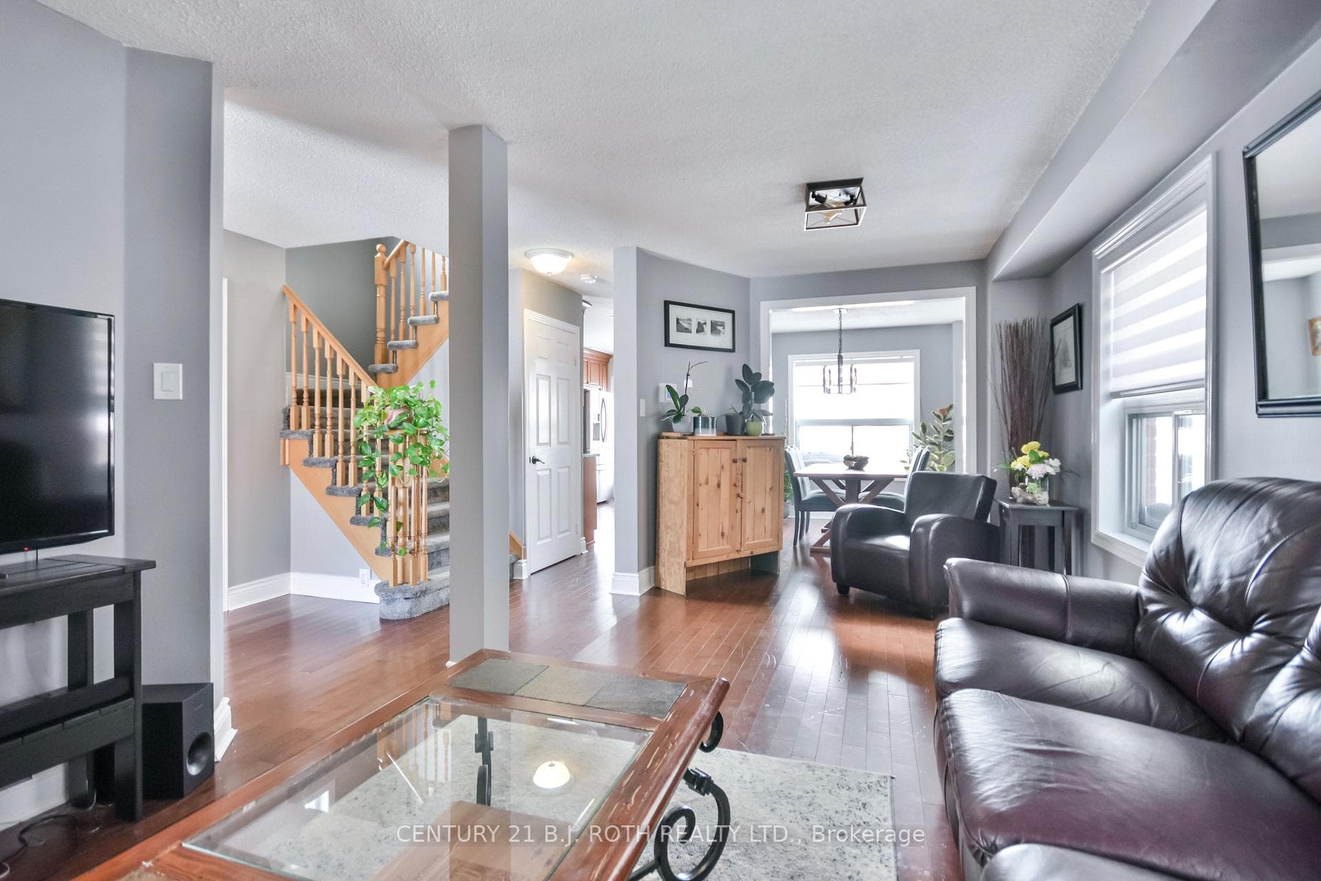 Stunning hardwood throughout main!