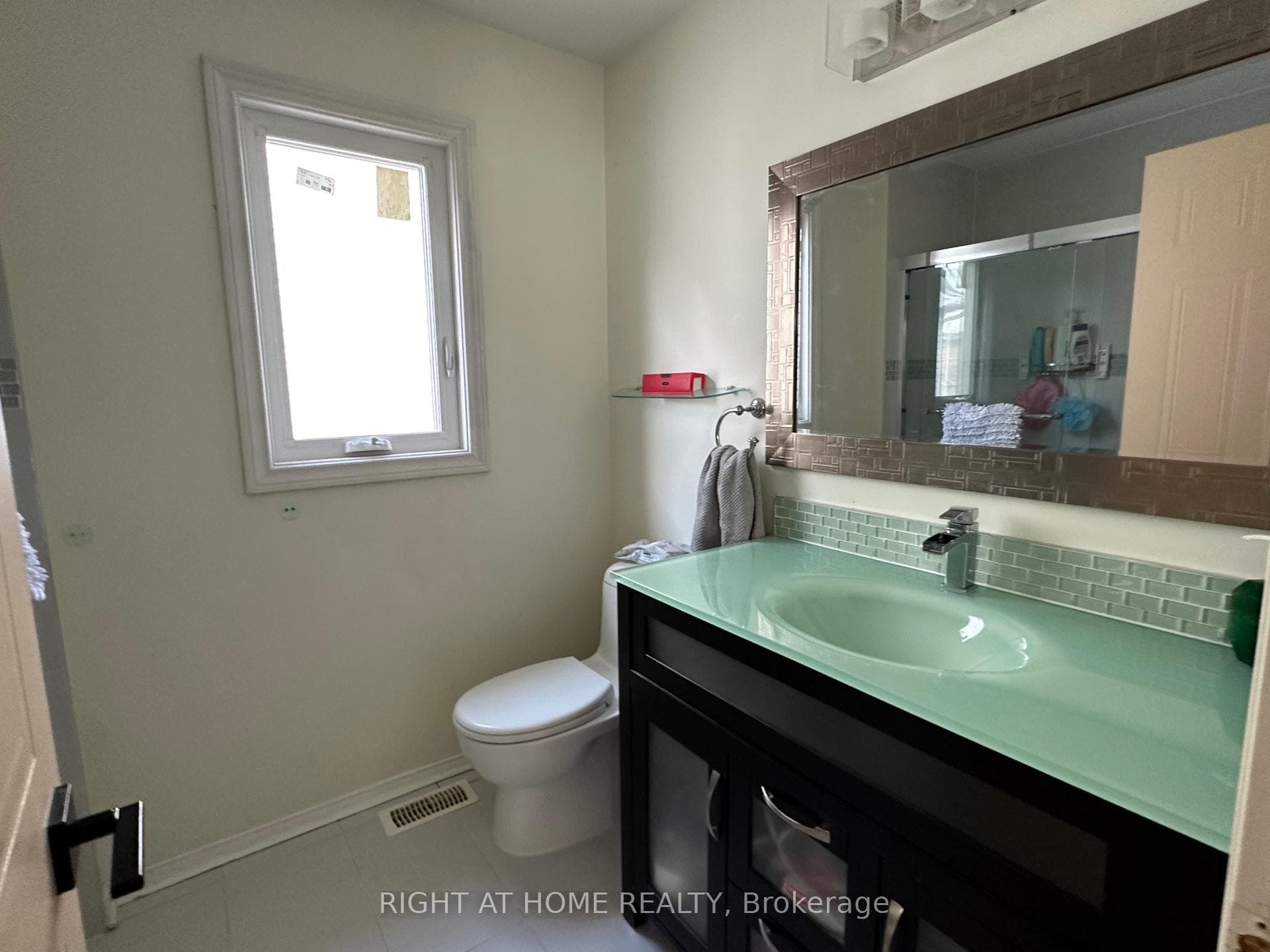 20 Trout Lily Avenue photo 18