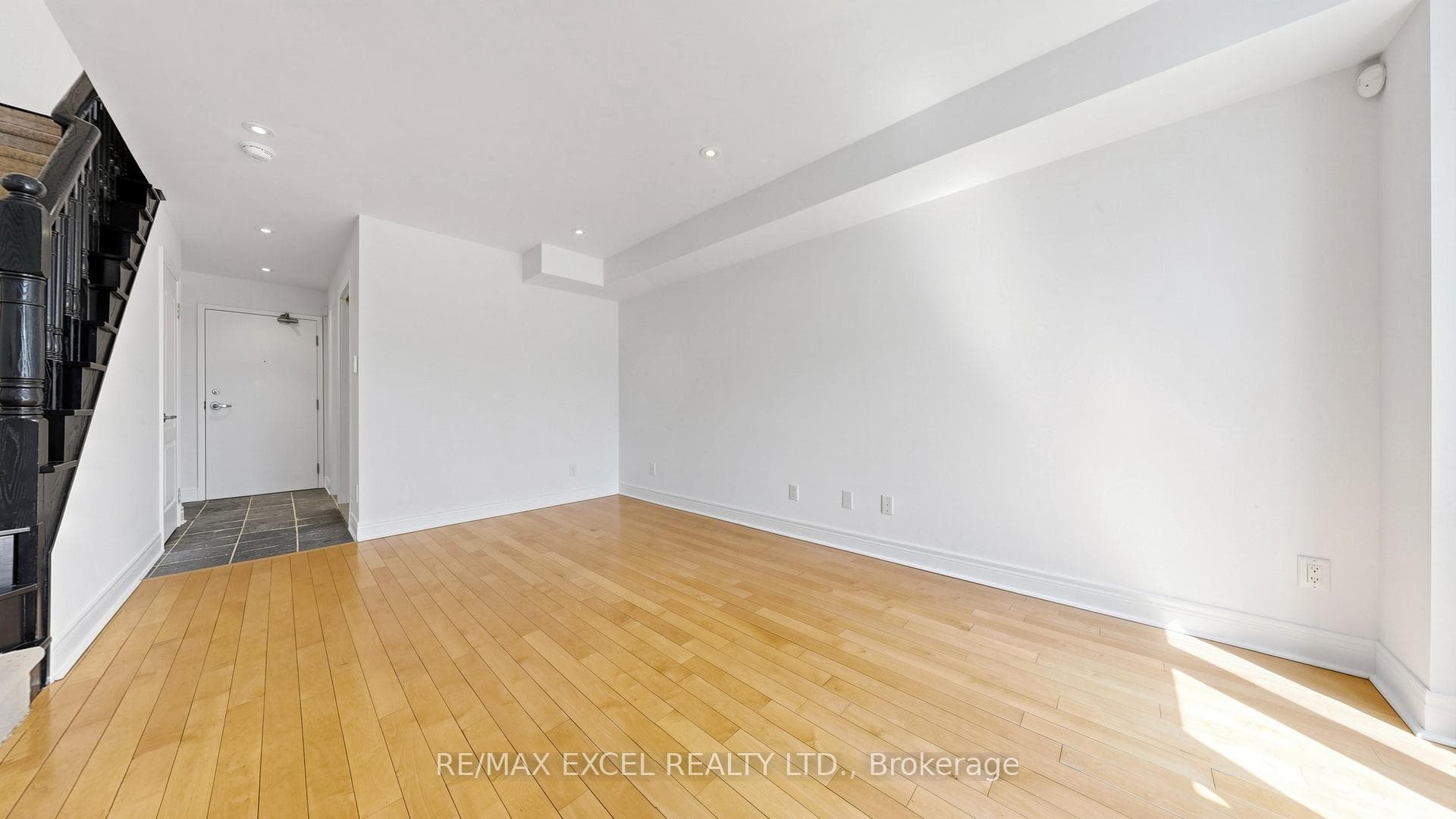 72 Suncrest Boulevard photo 7