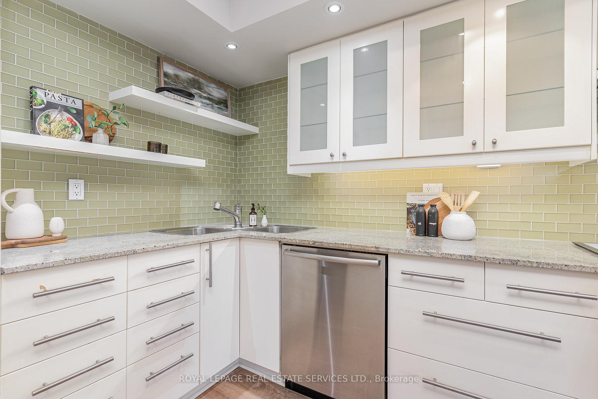 70 Elmsthorpe Avenue Unit 101 photo 16