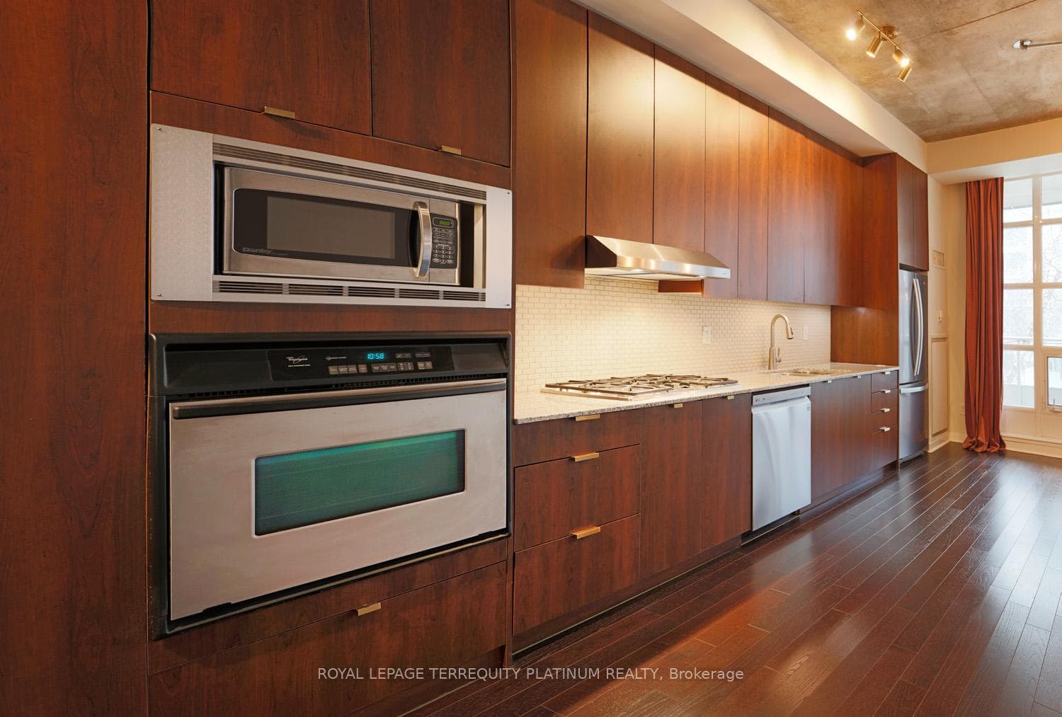 23 Brant Street Unit 206 photo 4
