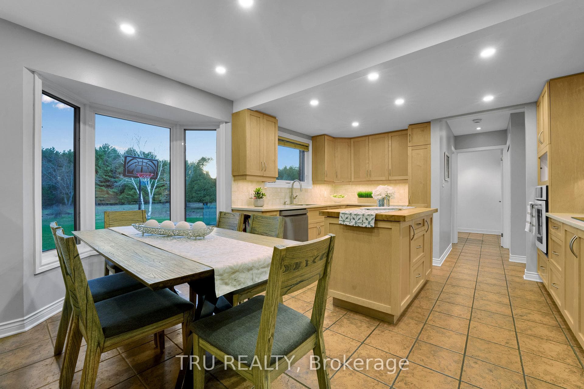2529 MARSHWOOD Road photo 5