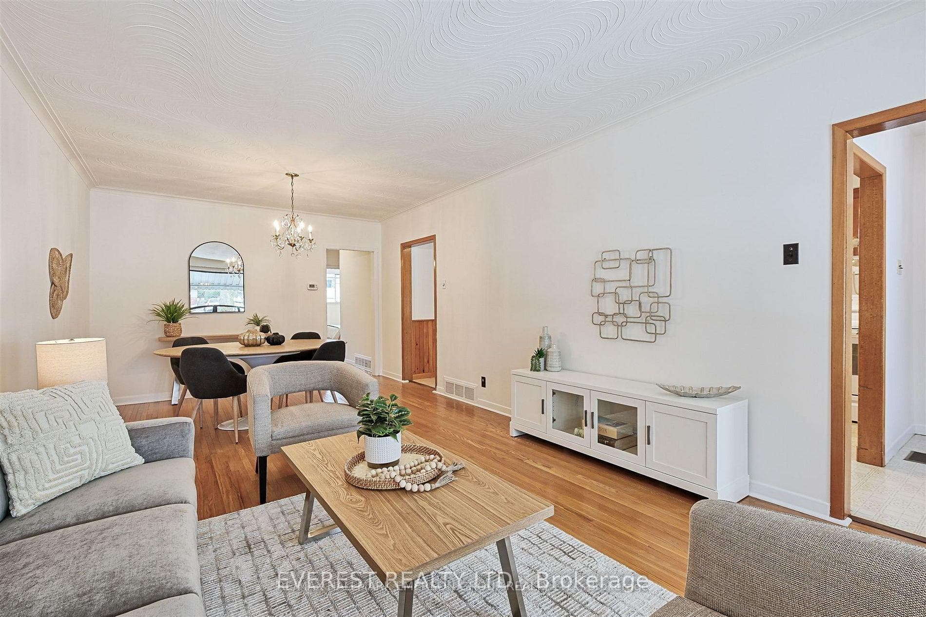 99 Rochman Boulevard photo 22