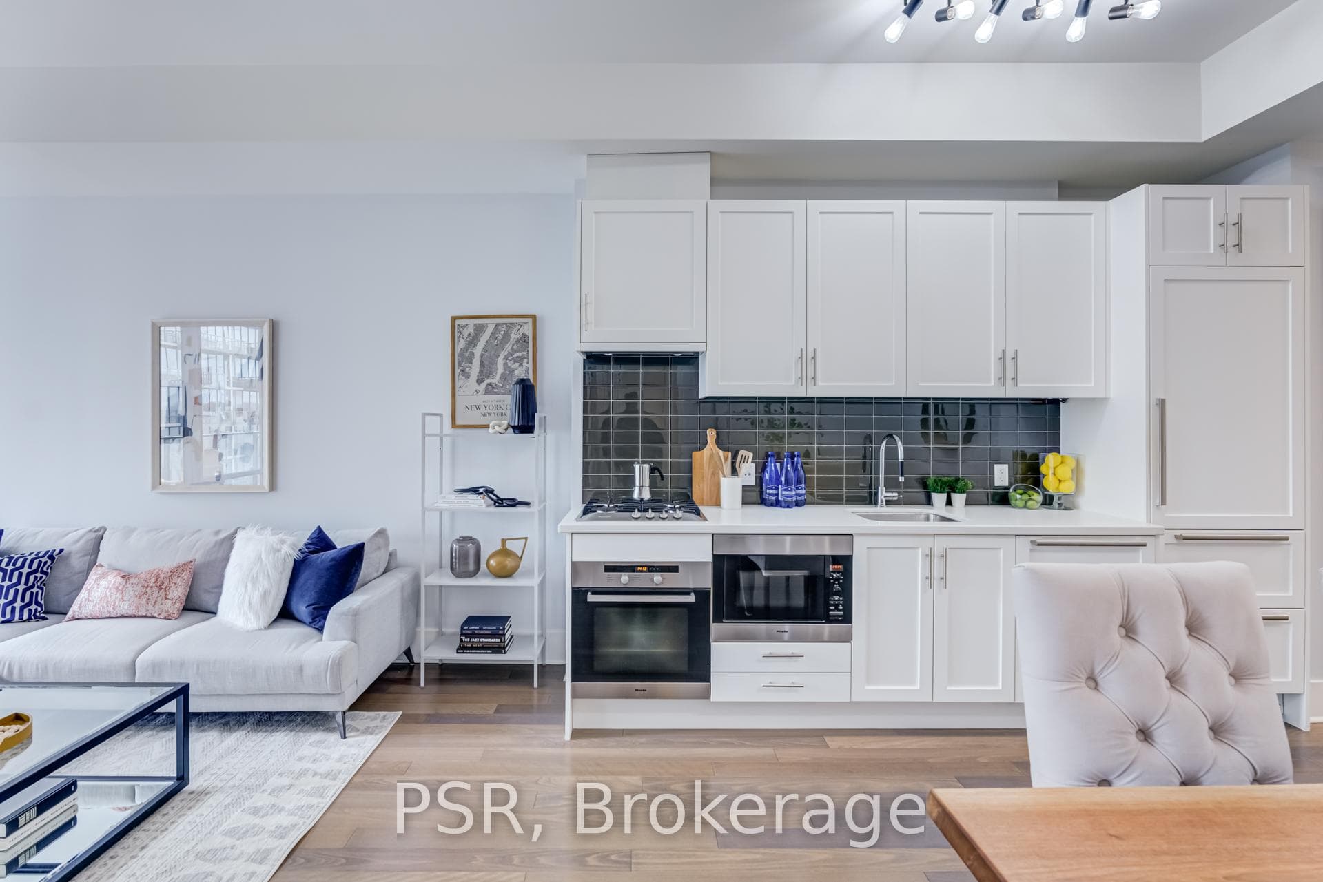 29 Queens Quay Unit 627 photo 10
