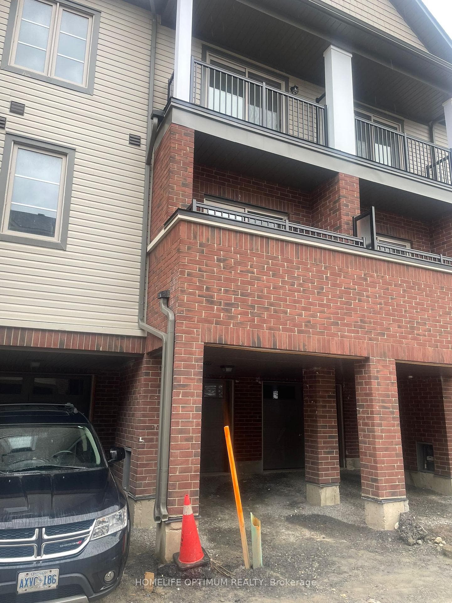 31 Petley Street Unit 6 photo 3