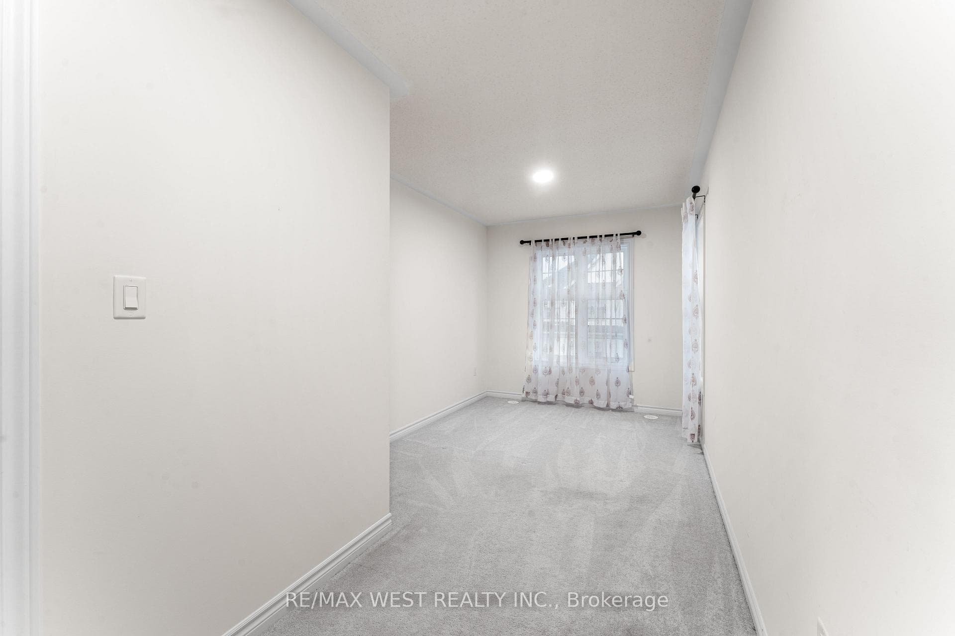 10 Westbury Way photo 29