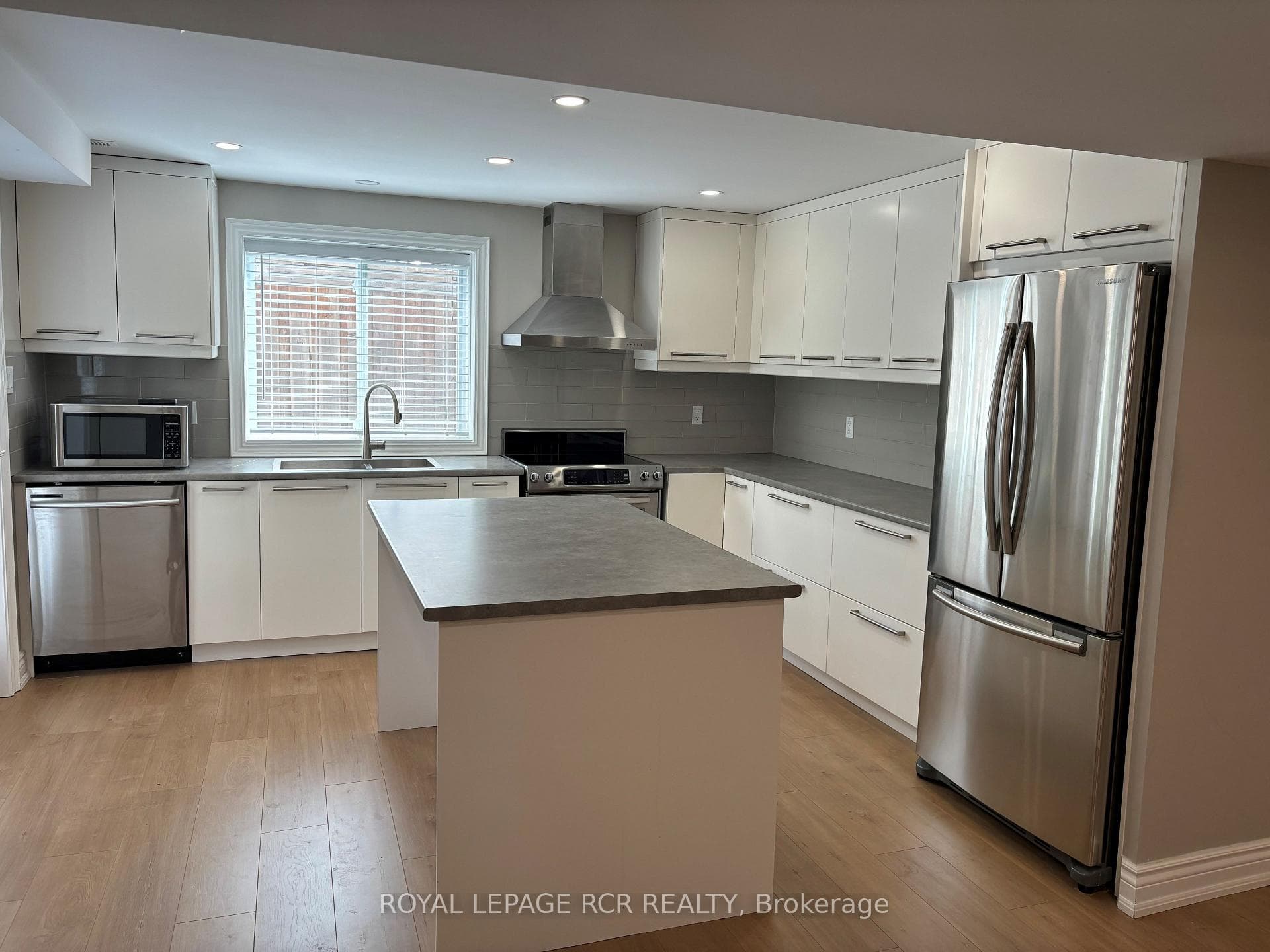 35 Sandringham Circle photo 2