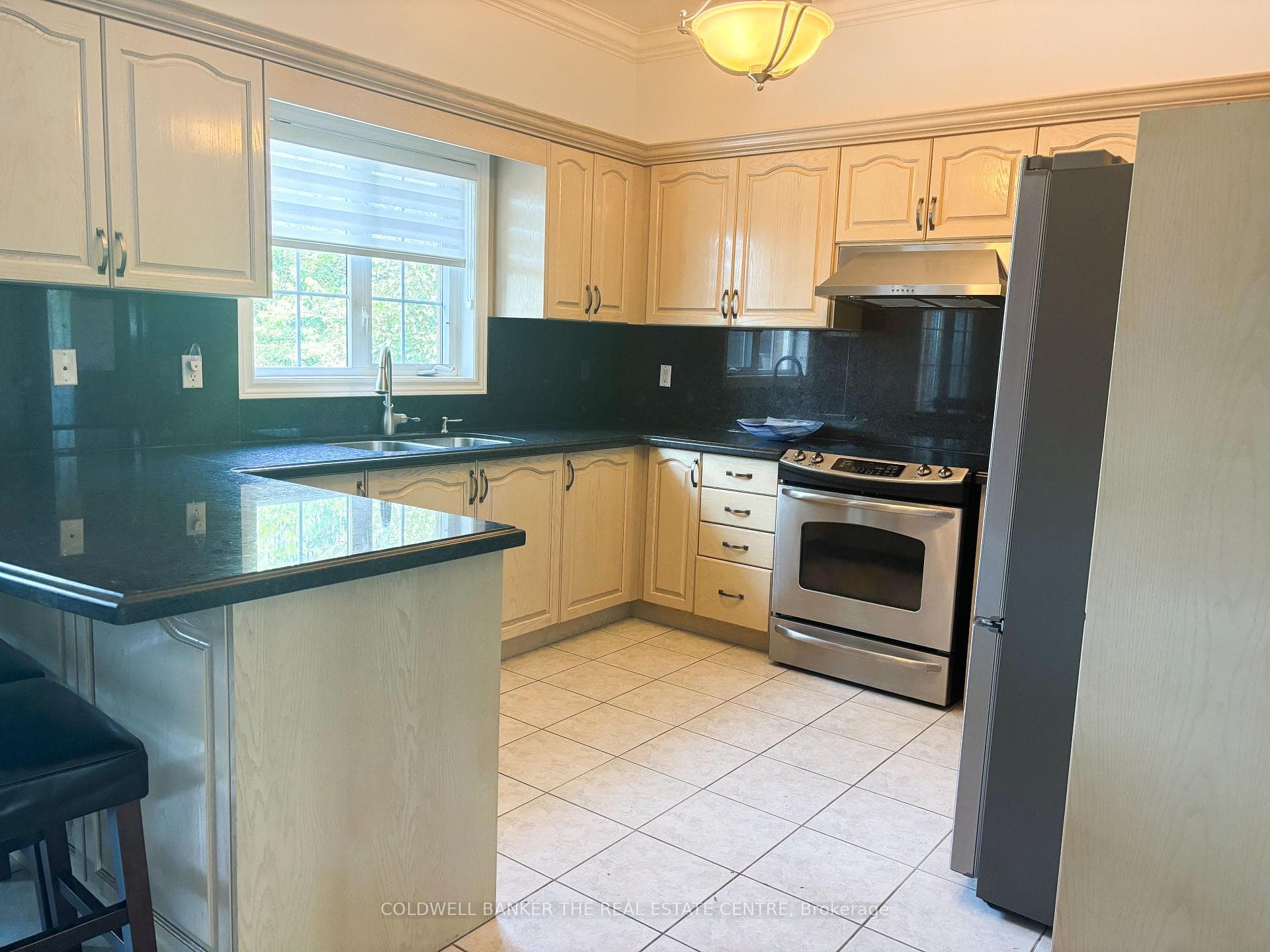 72 Velmar Drive photo 10