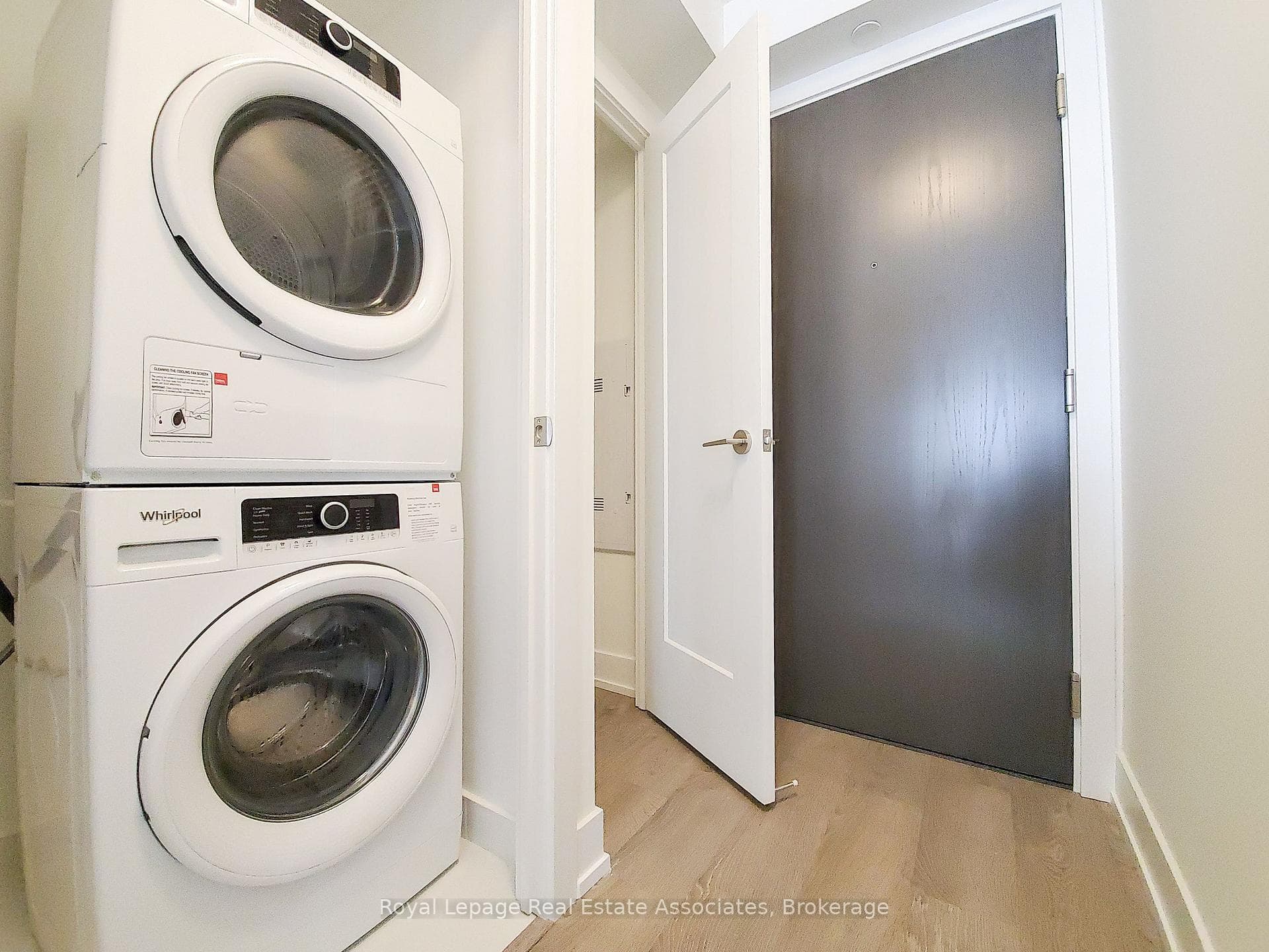 5 Mabelle Avenue Unit 1831 photo 6
