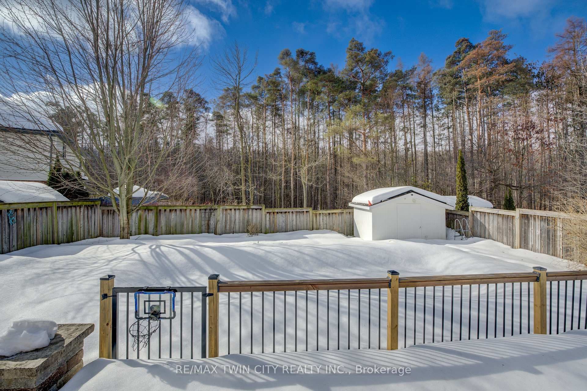 92 Rush Meadow Street photo 31