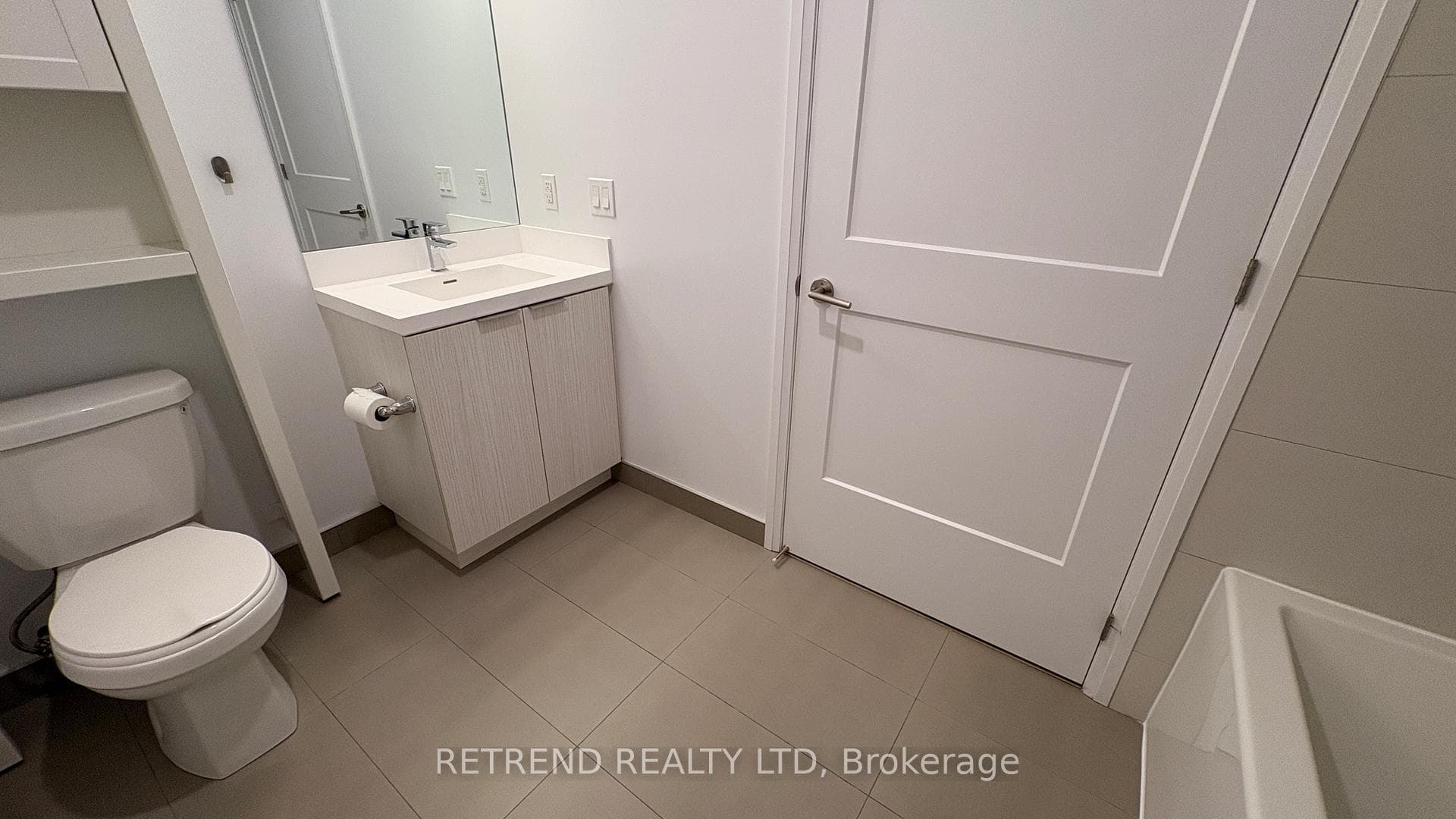 50 DUNFIELD Avenue Unit 1112 photo 4