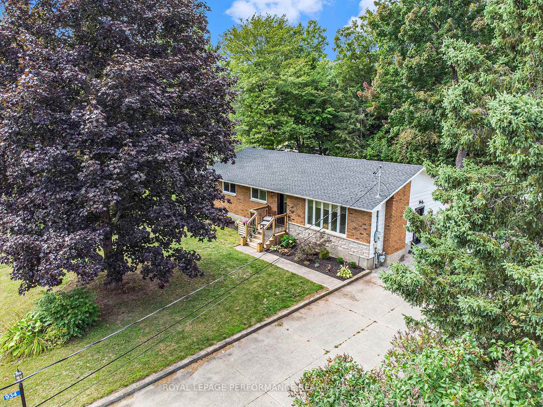 934 Galaxie Avenue photo 35