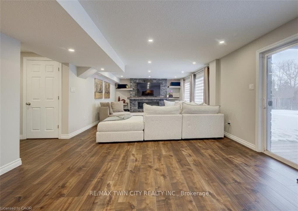 928 EVENS POND Court photo 46