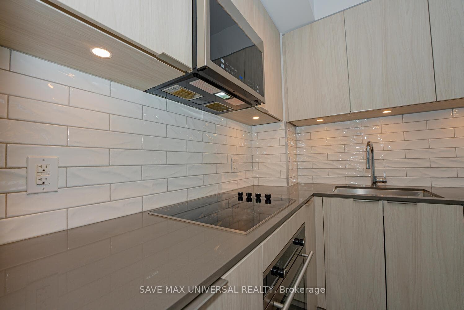 609 Avenue Road Unit 809 photo 17