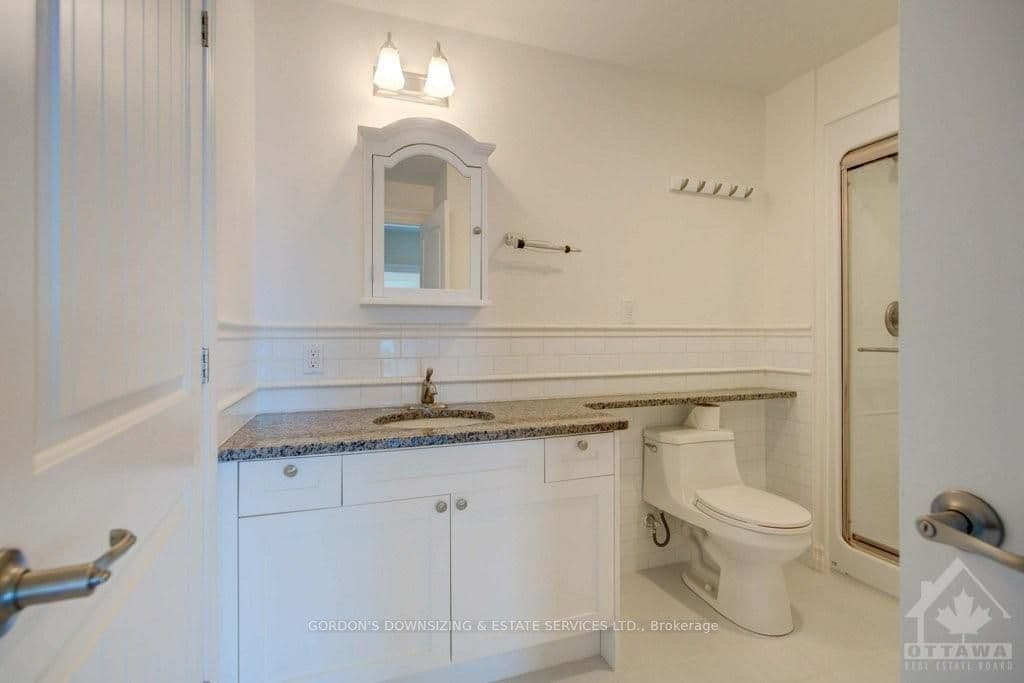 15 ST ANDREW Street Unit 1501 photo 17