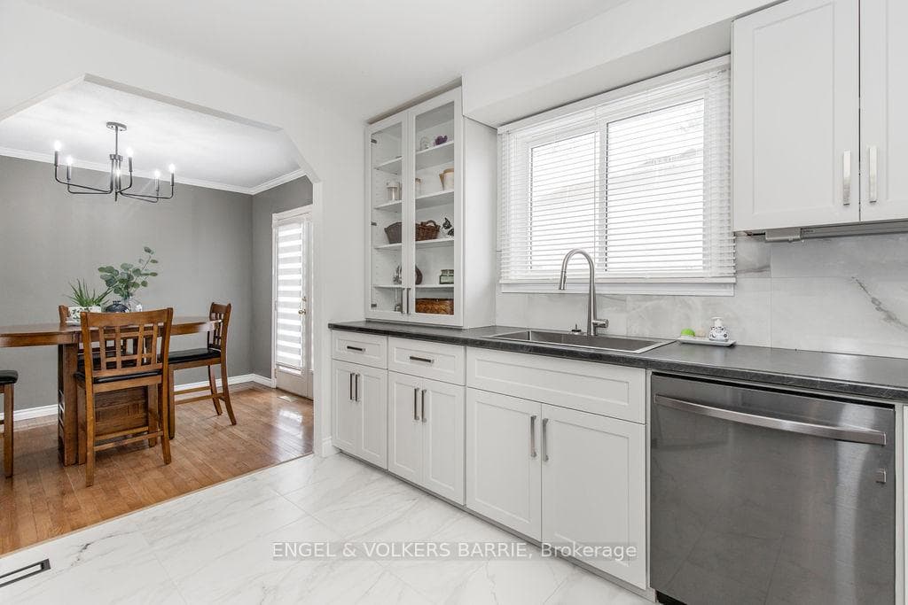 644 Algonquin Drive photo 8