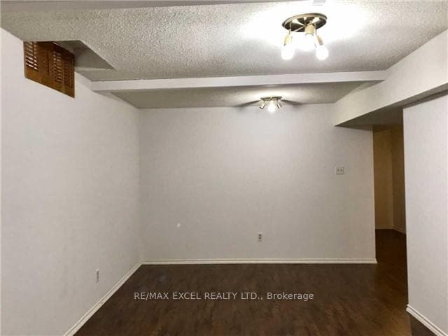 95 Woodstone Place photo 8