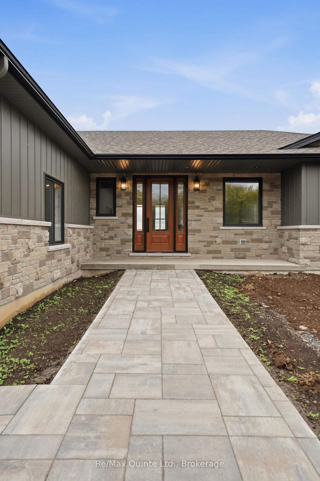 2501 Harmony Road photo 3