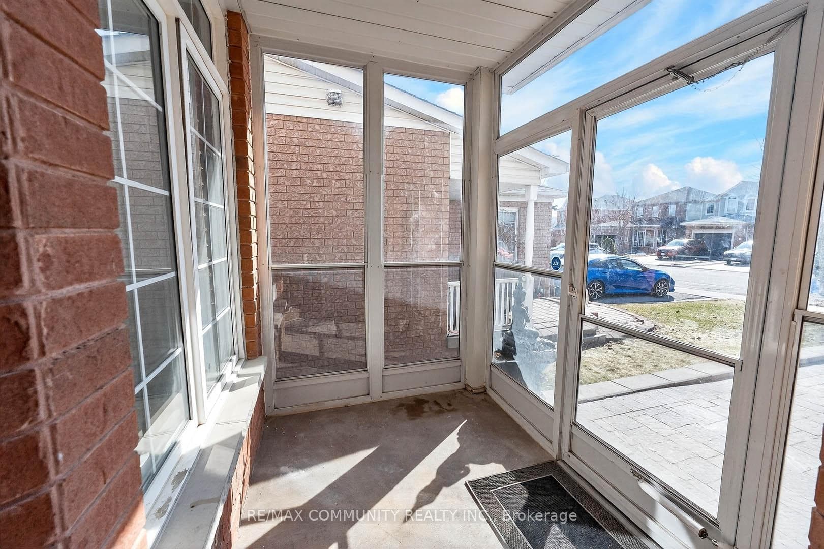 107 Monk Crescent photo 2
