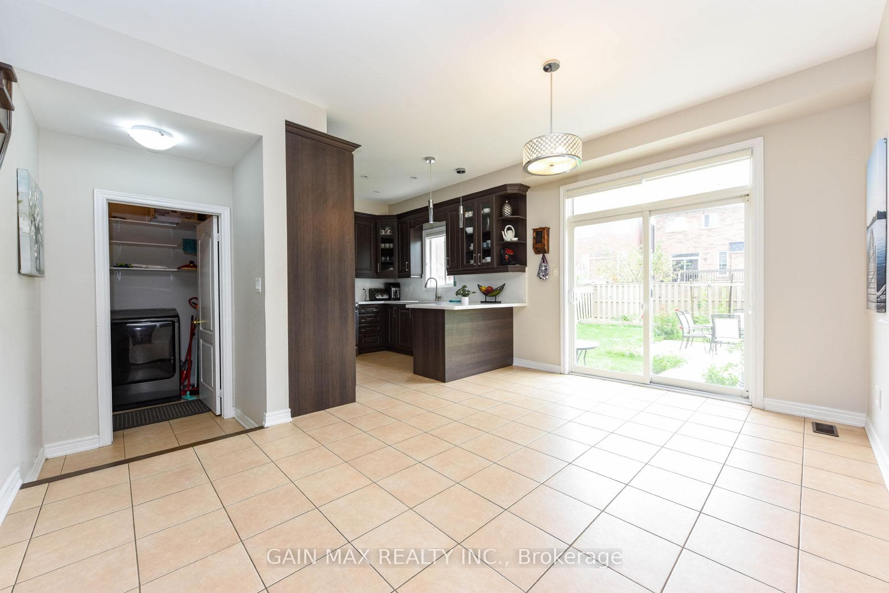 88 Stoneylake Avenue photo 16