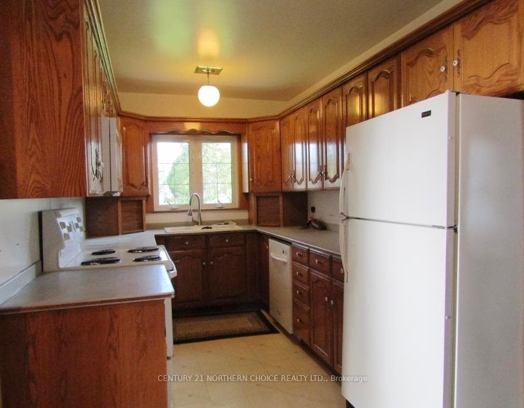 812 Christie Avenue photo 9