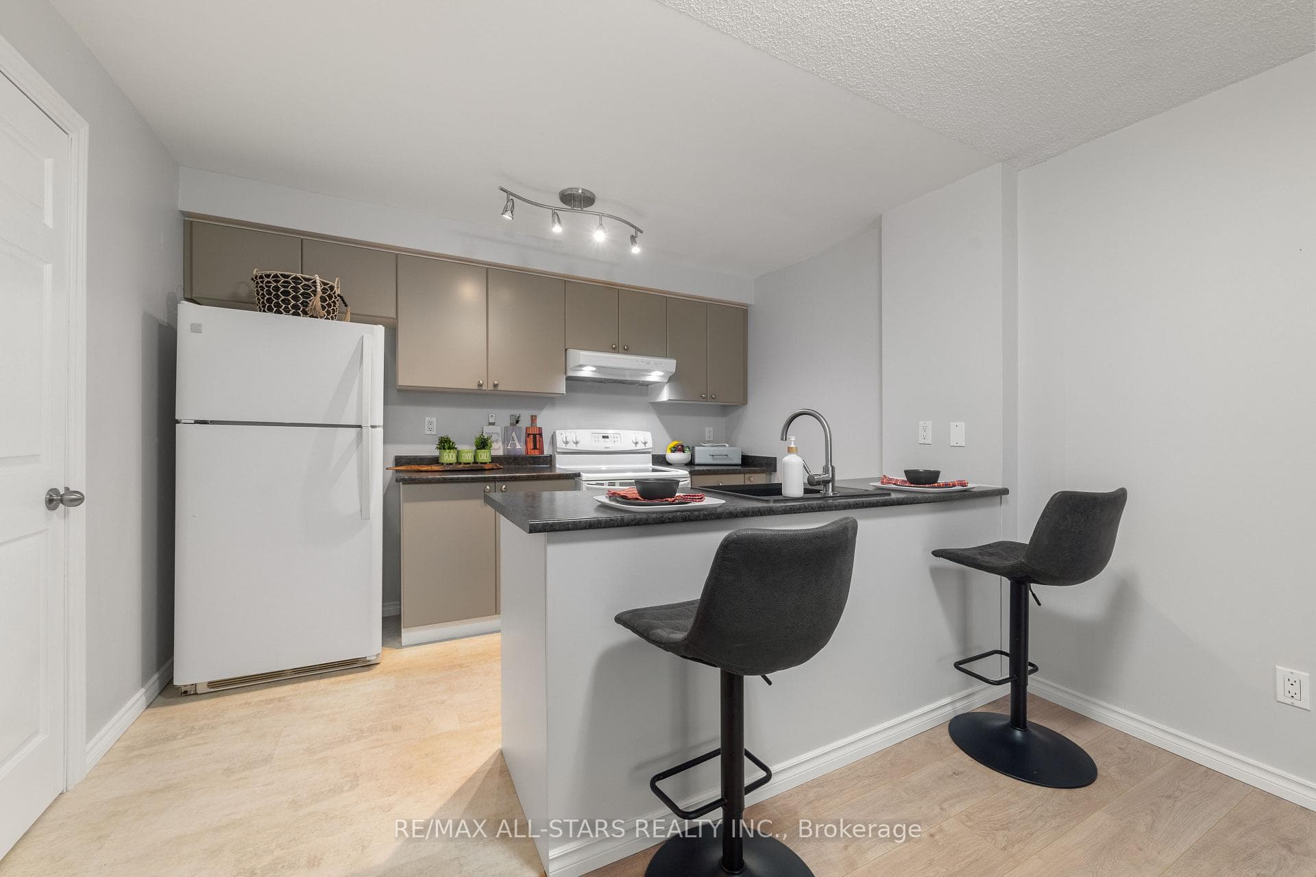 83 Aspen Springs Drive Unit 108 photo 6